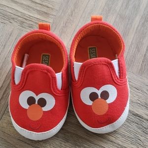 elmo water shoes